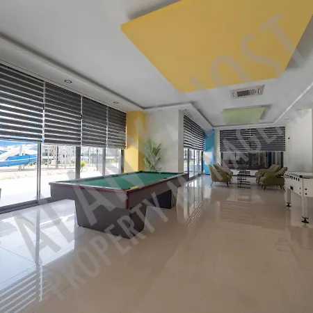 Calypso Luxurious Beachside In D6 Apartment